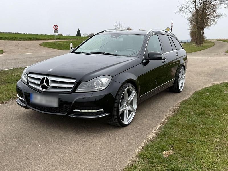 Gebraucht Mercedes C220 Avantgarde 170 PS (125 kW) 2012 Schwarz Kombi
