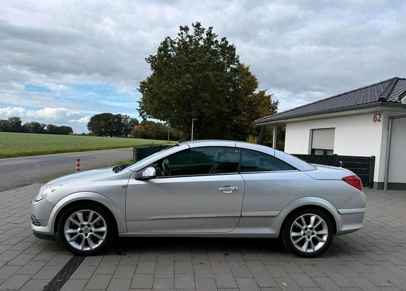 Gebraucht Opel Astra Cabriolet 105 PS (77 kW) 2007 Grau Cabrio