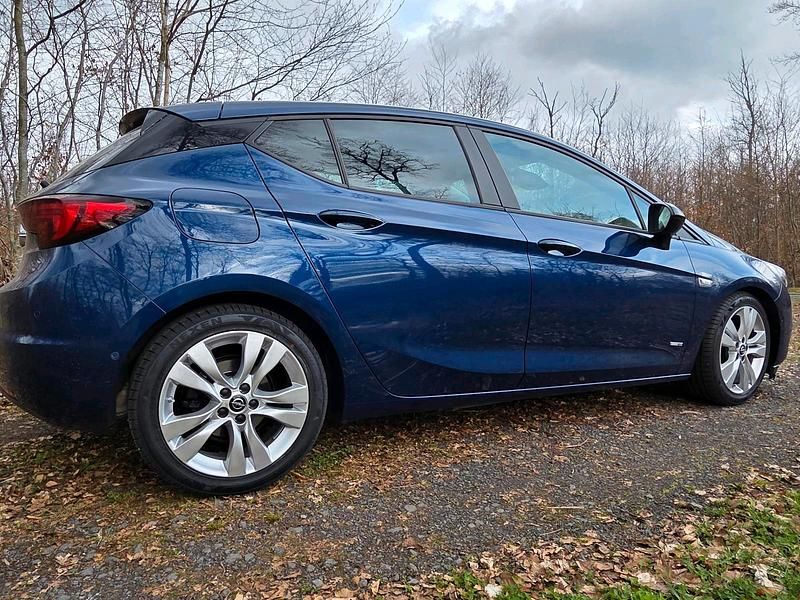Gebraucht Opel Astra 145 PS (106 kW) 2021 Blau Limousine