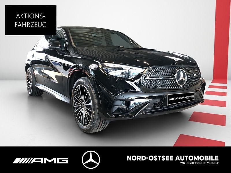 Gebraucht Mercedes GLC300e AMG 333 PS (244 kW) 2026 Unilack schwarz uni Coupé