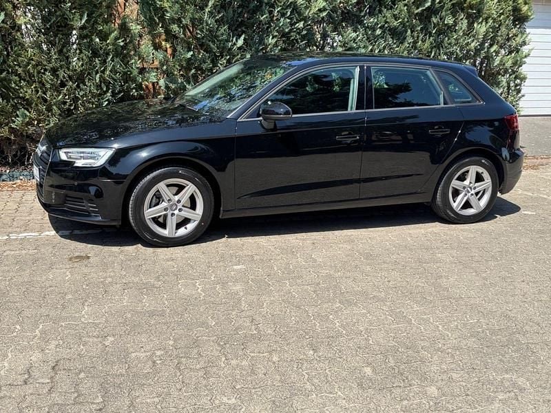 Second-hand Audi A3 116 CP (85 kW) 2019 Negru Berlinǎ