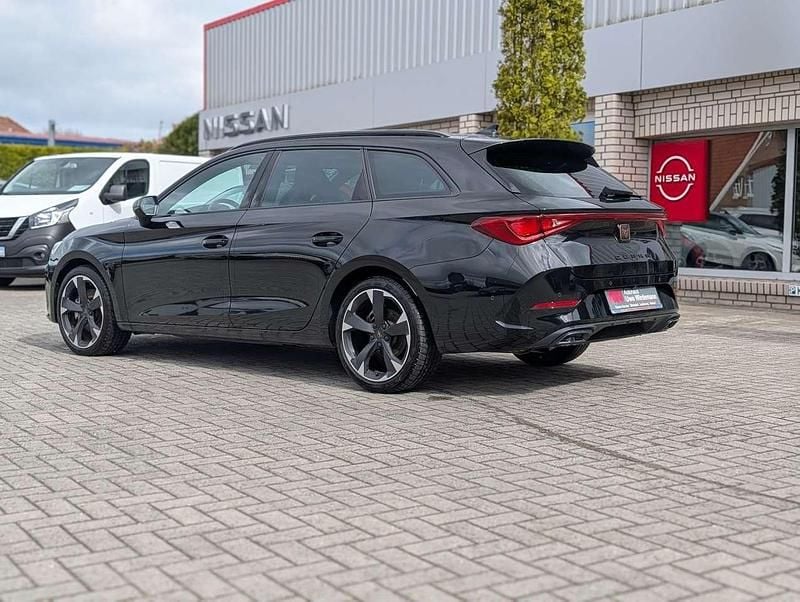 Second-hand Cupra Leon 150 CP (110 kW) 2024 Negru Break