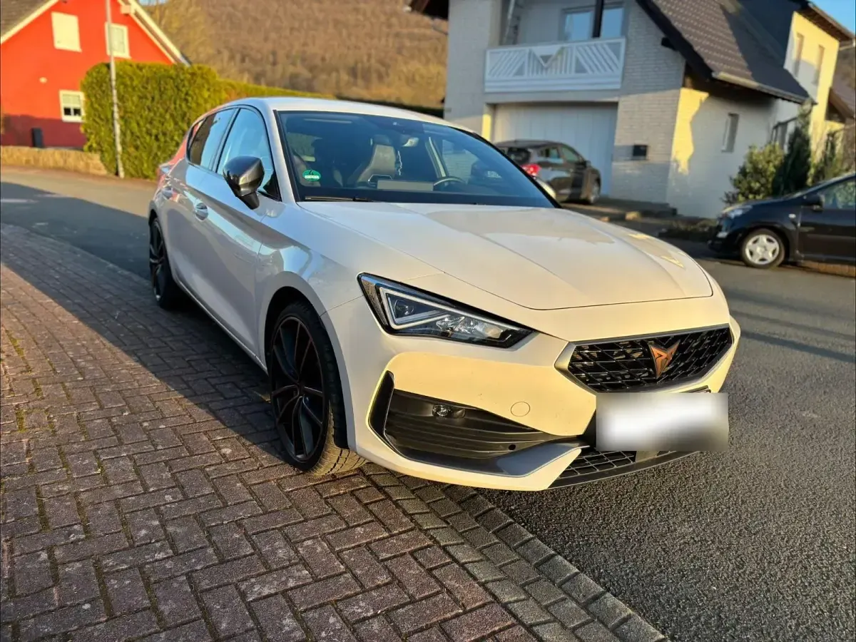 Gebraucht Cupra Leon VZ 245 PS (180 kW) 2023 Weiß Limousine