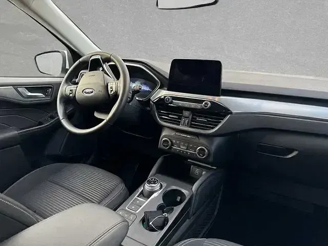 Gebraucht Ford Kuga Titanium 225 PS (165 kW) 2022 Weiß (frostweiß) SUV