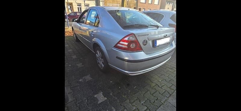 Gebraucht Ford Mondeo 125 PS (91 kW) 2007 Silber Limousine