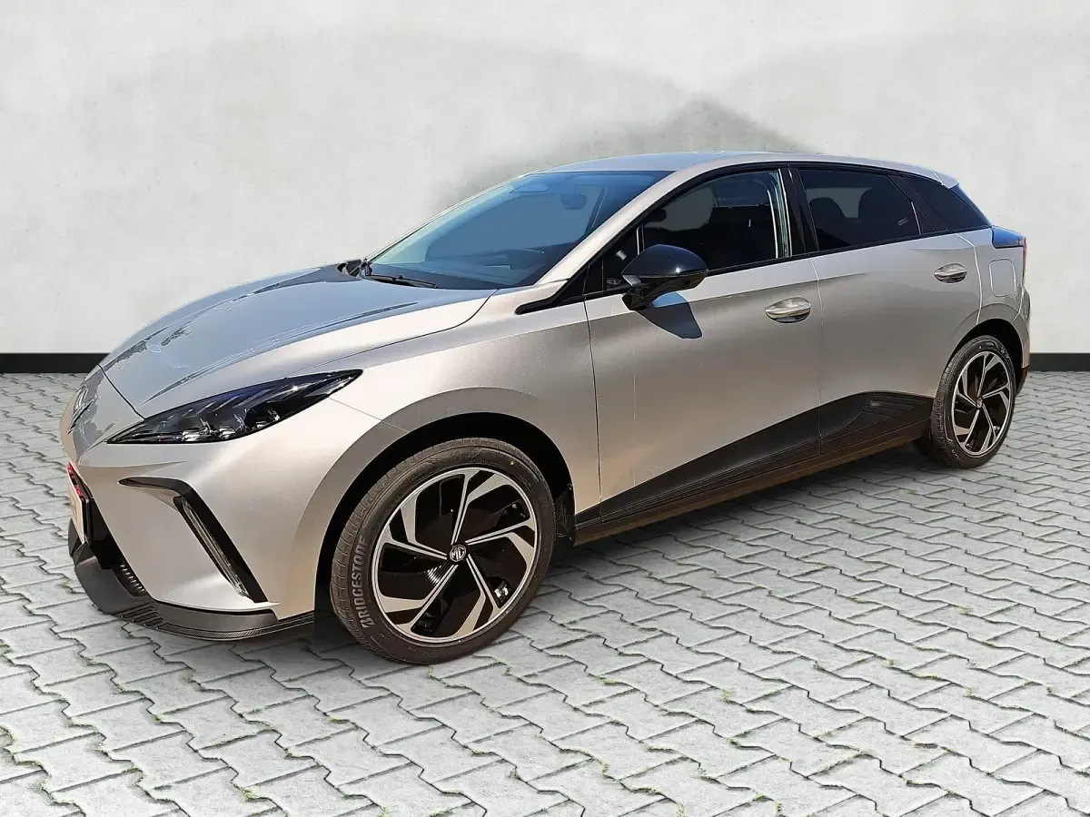 Neu MG MG4 EV 139 kW (190 PS) 2026 Cosmic silver metallic Kleinwagen
