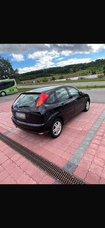 Gebraucht Ford Focus 116 PS (85 kW) 2000 Schwarz Kleinwagen