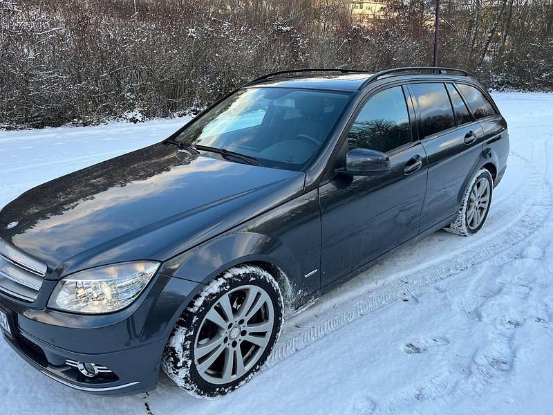 Grau Gebraucht 2009 Mercedes C350 Avantgarde Kombi | 14.700 € (Teuer) - Bild 1/4