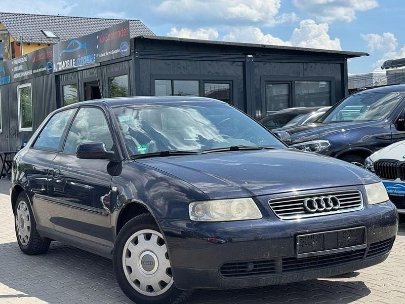 Blau Gebraucht 2000 Audi A3 Attraction Limousine | 650 € (Superpreis) - Bild 1/4