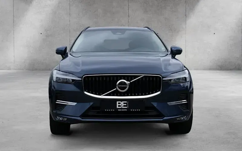 Gebraucht Volvo XC60 Core 197 PS (144 kW) 2022 Blau SUV
