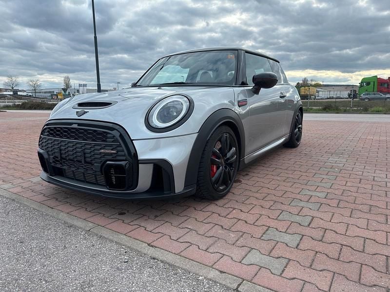 Gebraucht Mini John Cooper Works 231 PS (169 kW) 2023 Silber Kleinwagen