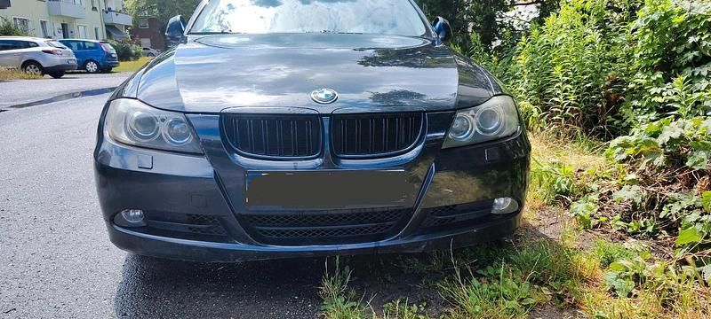 Schwarz Gebraucht 2005 BMW 320 Limousine | 3.000 € (Guter Preis) - Bild 1/4