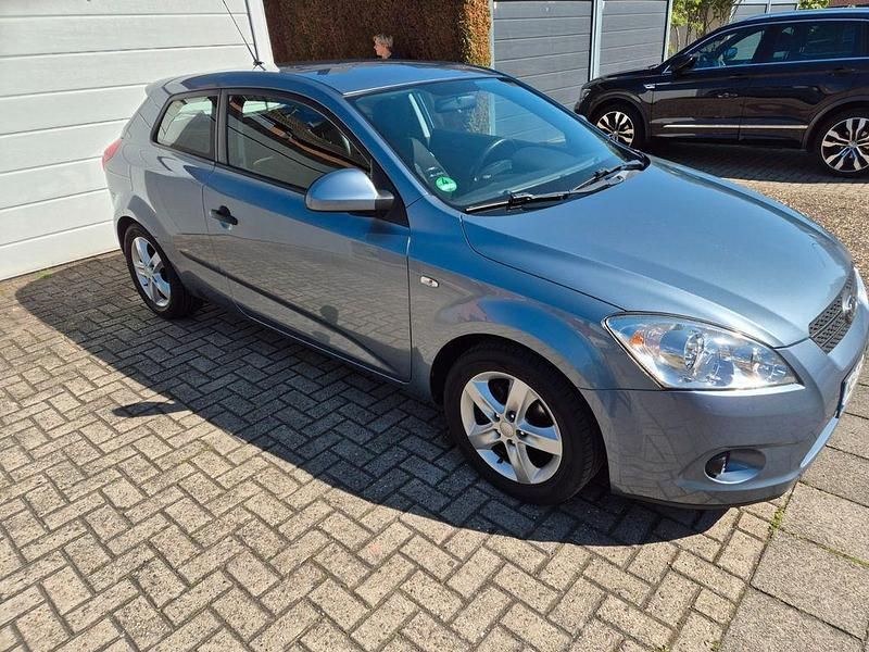Gebraucht Kia Ceed EX 126 PS (92 kW) 2009 Blau Kleinwagen