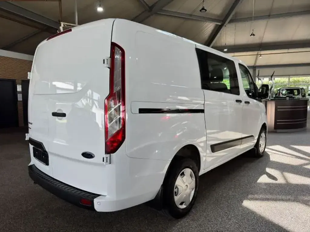 Gebraucht Ford Transit Custom 131 PS (96 kW) 2022 Frost weiss Van