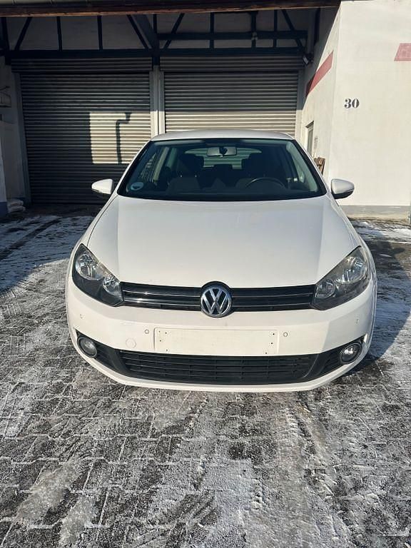Gebraucht VW Golf VI Comfortline 105 PS (77 kW) 2010 Weiß Kleinwagen