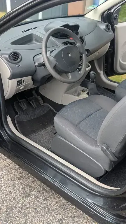Gebraucht Renault Twingo Authentique 58 PS (42 kW) 2008 Schwarz Kleinwagen