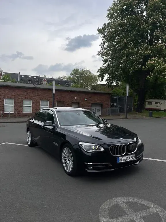 Gebraucht BMW 730 258 PS (189 kW) 2015 Schwarz Limousine