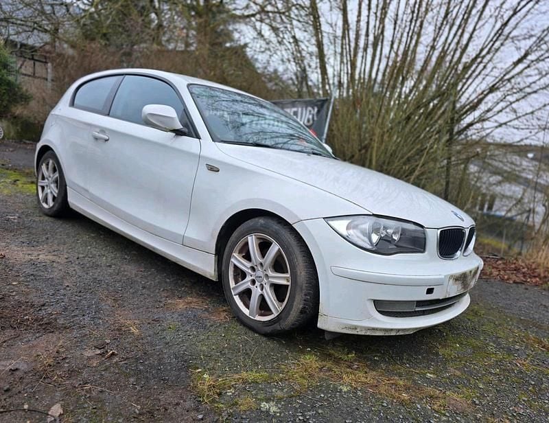 Gebraucht BMW 116 120 PS (88 kW) 2009 Weiß Kleinwagen