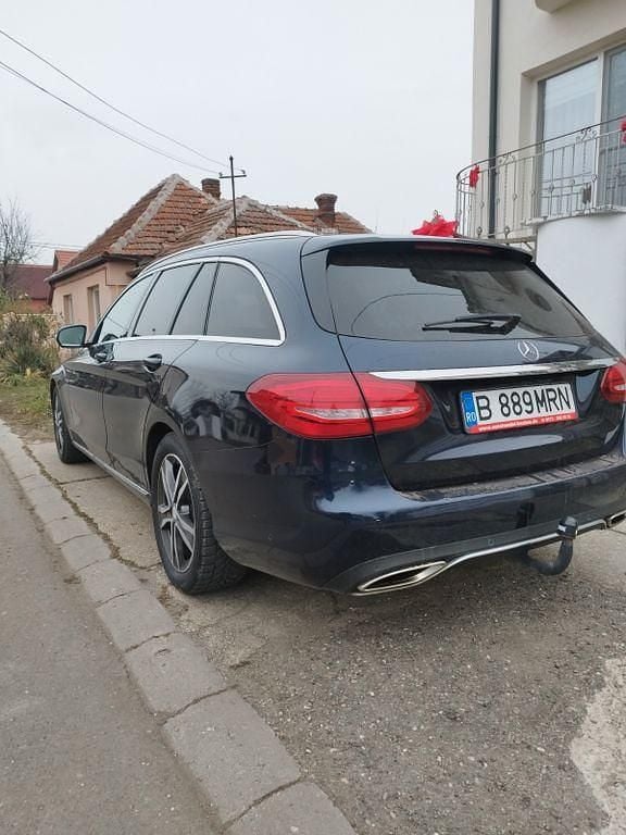 Gebraucht Mercedes C180 Edition 156 PS (114 kW) 2016 Blau Limousine