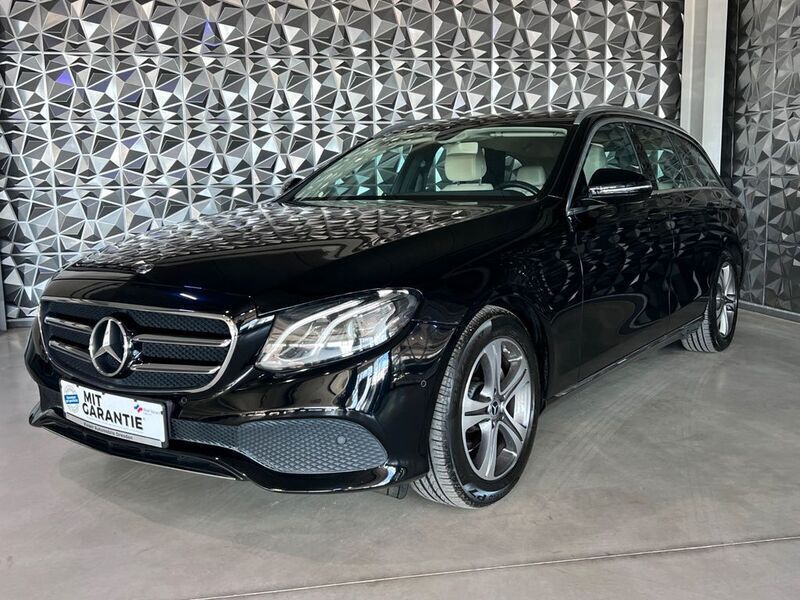 Ung. schwarz unilack Gebraucht 2018 Mercedes E220 Kombi | 28.999 € (Superpreis) - Bild 1/4