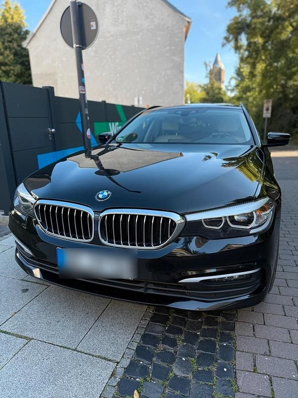Schwarz Gebraucht 2019 BMW 520 Kombi | 20.500 € (Guter Preis) - Bild 1/4