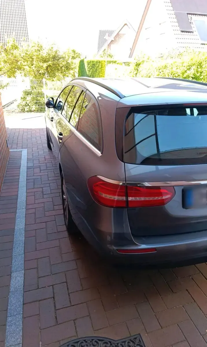 Gebraucht Mercedes E220 194 PS (142 kW) 2017 Grau Kombi