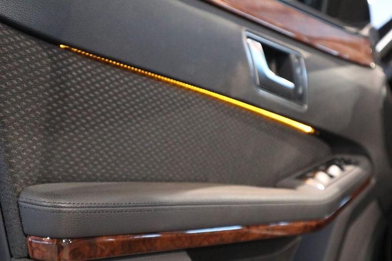 Gebraucht Mercedes E250 204 PS (150 kW) 2012 Schwarz Limousine