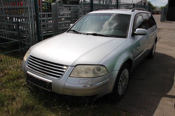Silber Gebraucht 2001 VW Passat Highline Kombi | 1.670 € (Guter Preis) - Bild 1/4