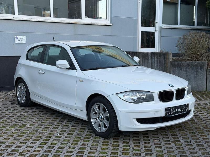 Gebraucht BMW 116 122 PS (89 kW) 2011 Weiß Kleinwagen