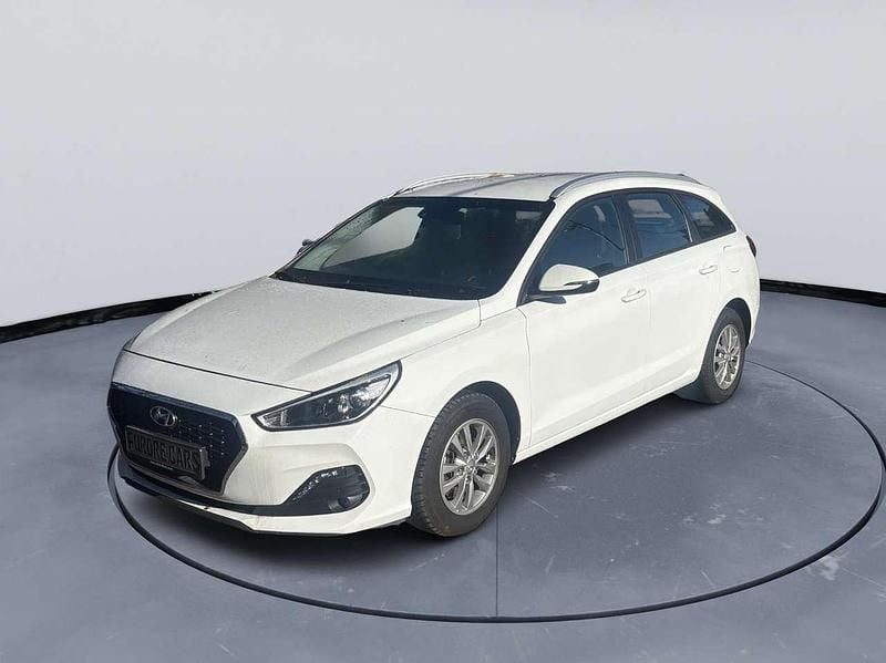 Gebraucht Hyundai i30 Select 116 PS (85 kW) 2019 Weiß Kombi