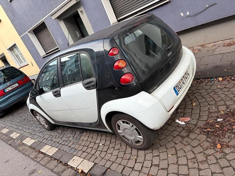 Weiß Gebraucht 2005 Smart ForFour Kleinwagen | 1.499 € - Bild 1/4