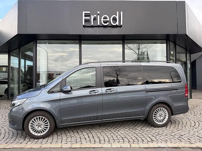 Gebraucht Mercedes V220 163 PS (119 kW) 2019 Flintgrau Van / Kleinbus