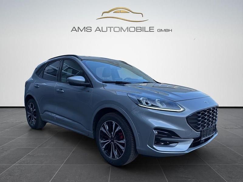 Gebraucht Ford Kuga ST-Line X 224 PS (164 kW) 2022 Solar silver SUV