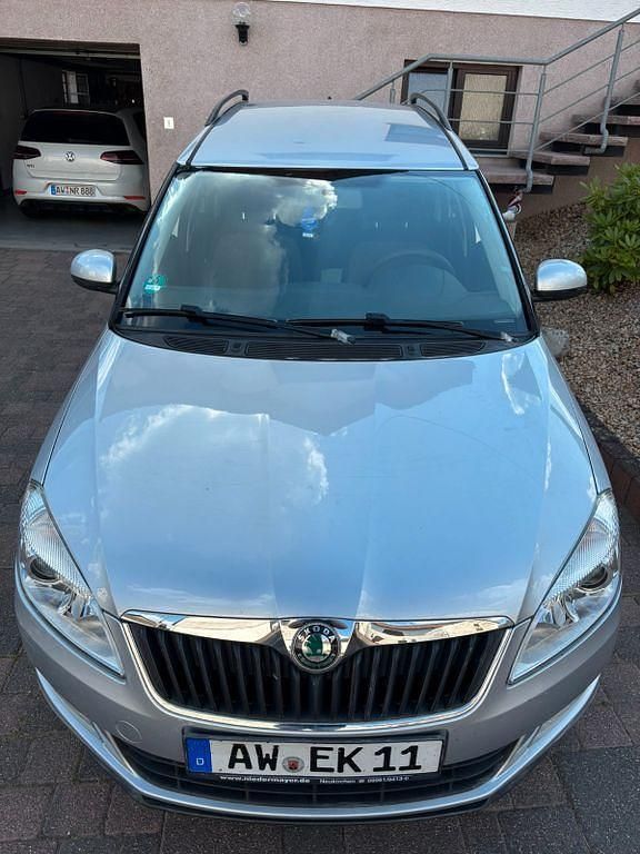 Silber Gebraucht 2010 Skoda Roomster Kombi | 4.000 € (Guter Preis) - Bild 1/4