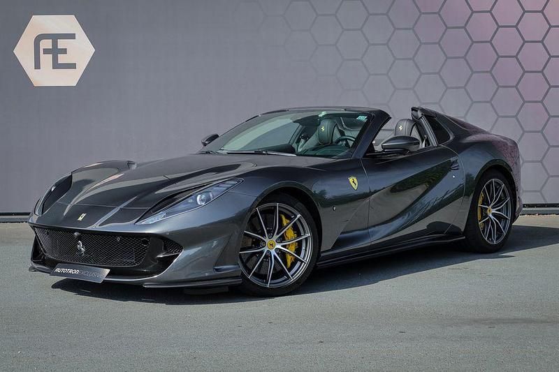 Grau Gebraucht 2023 Ferrari 812 Cabrio | 474.799 € (Fairer Preis) - Bild 1/4
