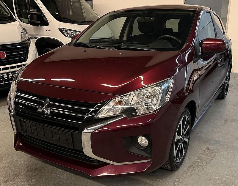 Gebraucht Mitsubishi Space Star Select+ 95 PS (69 kW) 2022 Rot Limousine