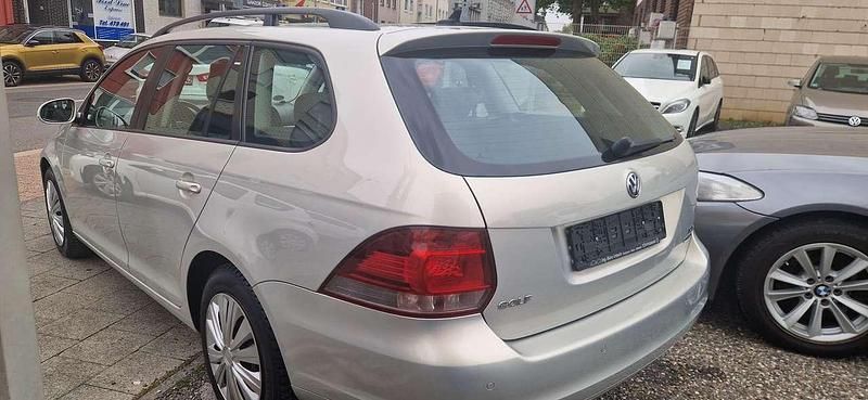 Gebraucht VW Golf VI 105 PS (77 kW) 2010 Silber Kleinwagen