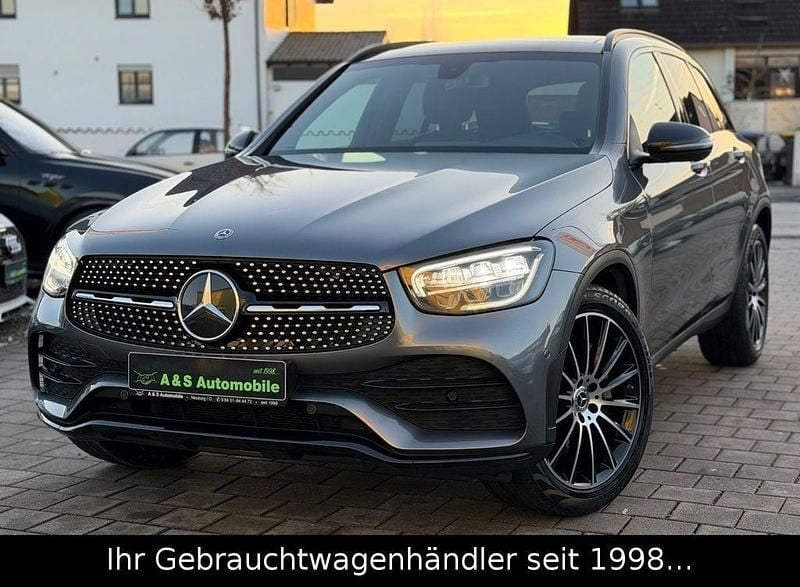 Grau Gebraucht 2019 Mercedes GLC300 AMG line SUV | 31.990 € (Guter Preis) - Bild 1/4