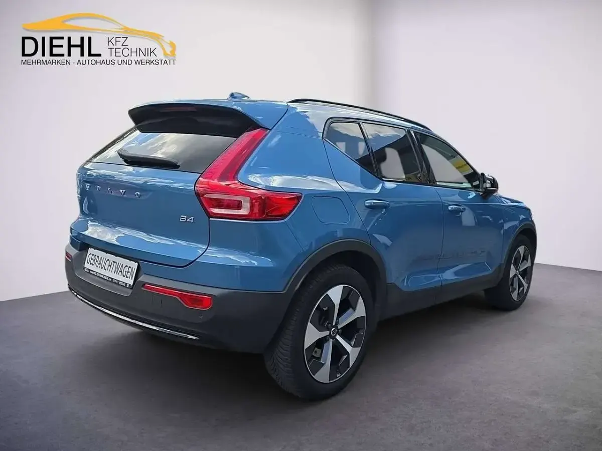 Gebraucht Volvo XC40 Plus 197 PS (144 kW) 2023 Fjord blue metallic SUV
