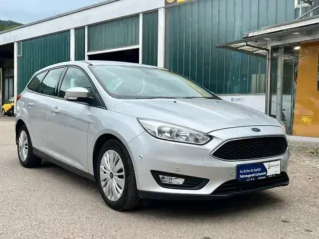 Gebraucht Ford Focus Trend 95 PS (69 kW) 2016 Polarsilber metallic Kombi