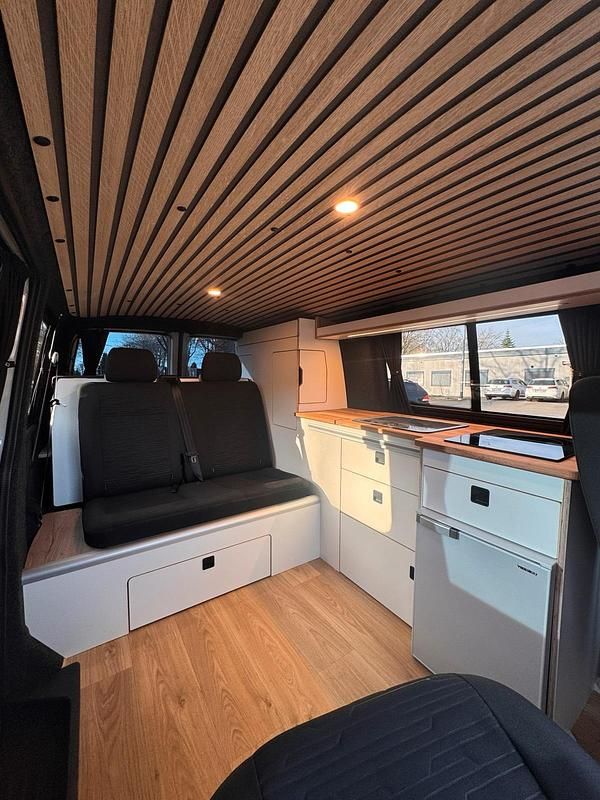 Gebraucht VW Transporter 150 PS (110 kW) 2020 Grau Van