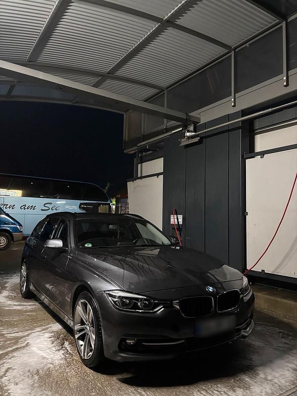 Gebraucht BMW 318 150 PS (110 kW) 2016 Grau Kombi