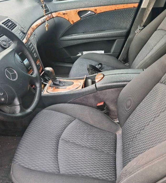 Gebraucht Mercedes E280 Elegance 190 PS (139 kW) 2005 Silber Kombi