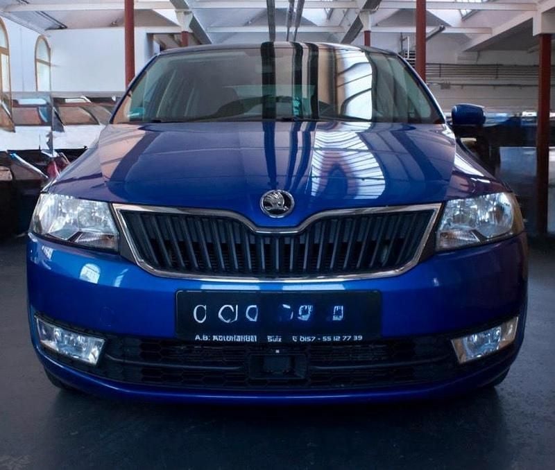 Blau Gebraucht 2017 Skoda Rapid Kombi | 9.999 € (Fairer Preis) - Bild 1/4