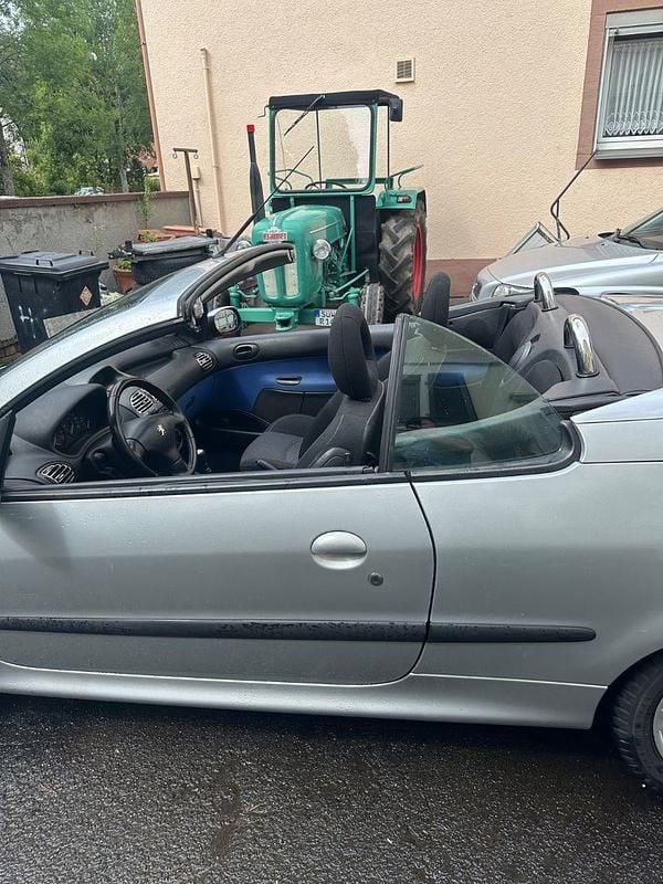 Gebraucht Peugeot 206 CC 109 PS (80 kW) 2002 Silber Cabrio