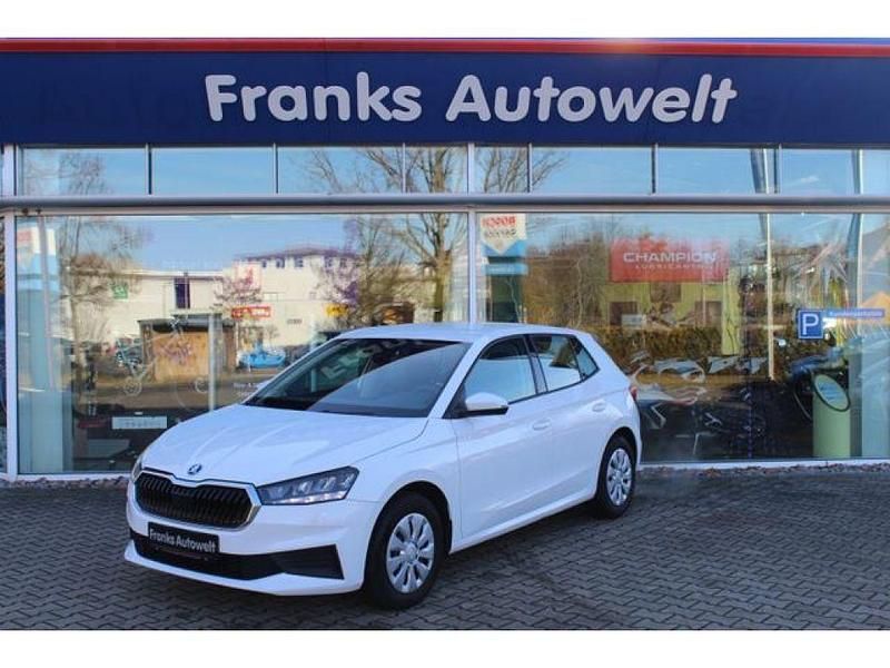 Gebraucht Skoda Fabia Active 65 PS (47 kW) 2022 Sonderlackierung candyweiss uni Kleinwagen