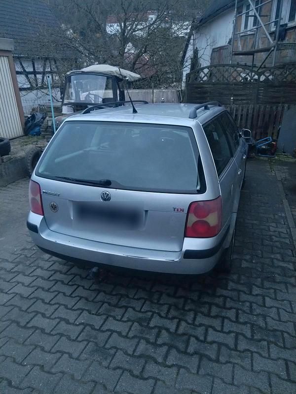 Gebraucht VW Passat 131 PS (96 kW) 2002 Grau Kombi