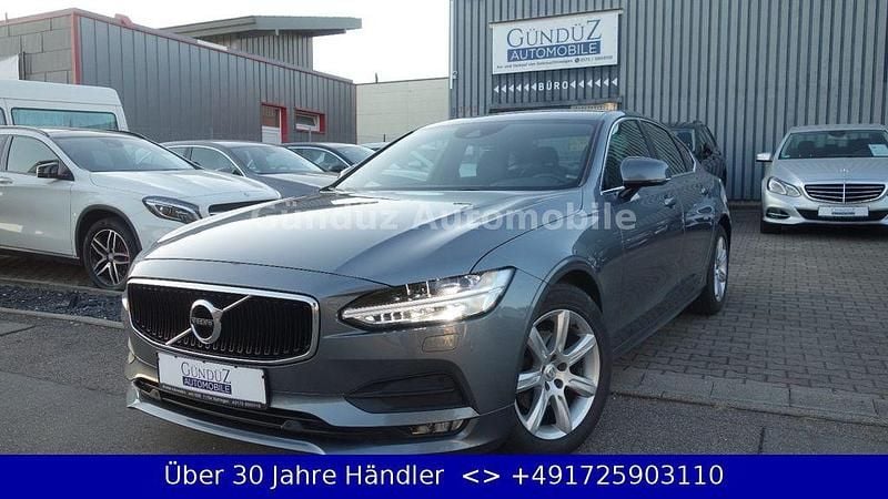 Osmium grey metallic / metalli Gebraucht 2018 Volvo S90 Momentum Limousine | 19.995 € (Fairer Preis) - Bild 1/4
