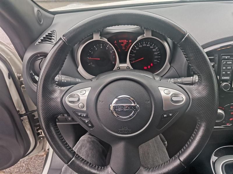 Gebraucht Nissan Juke N-Connecta 117 PS (86 kW) 2016 Beige SUV
