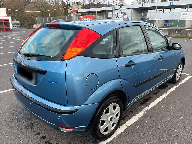 Gebraucht Ford Focus 101 PS (74 kW) 2003 Blau Limousine